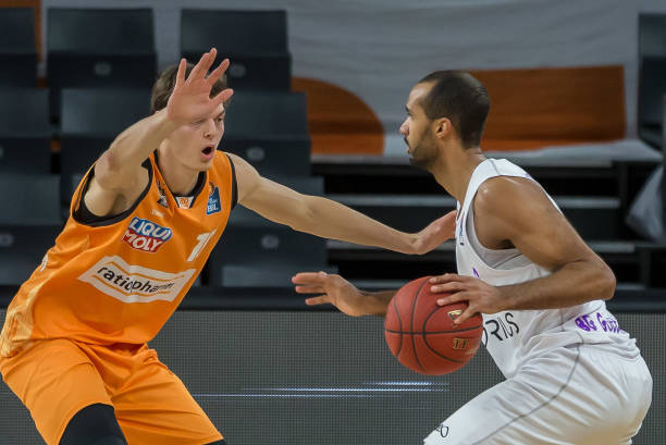 申京在世界 申京在世界