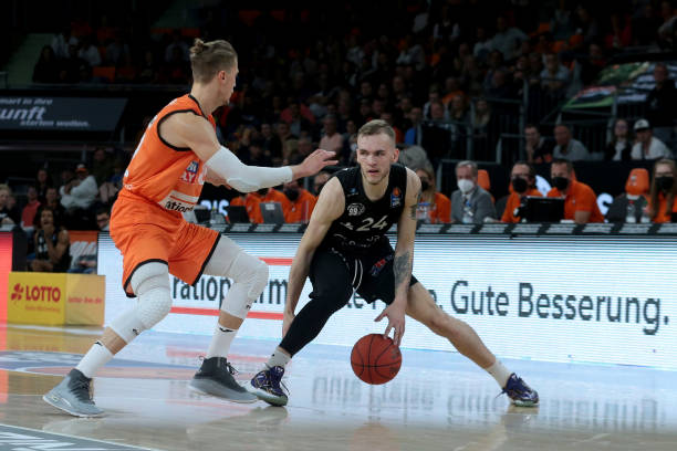 巨大压制 巨大压制