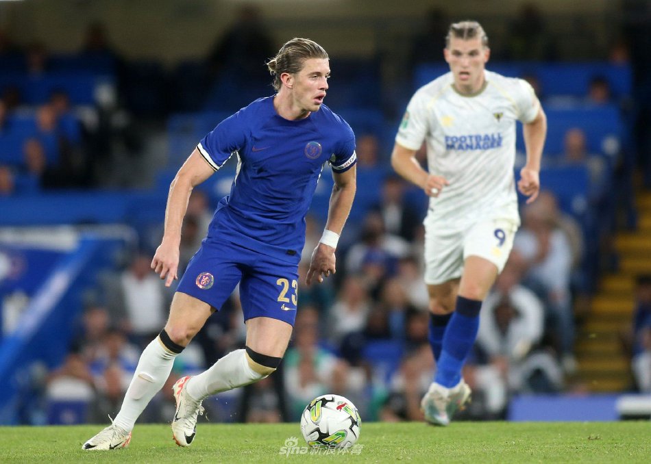 浓眉准四双 浓眉准四双