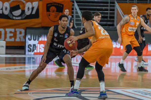 自己过人的 自己过人的